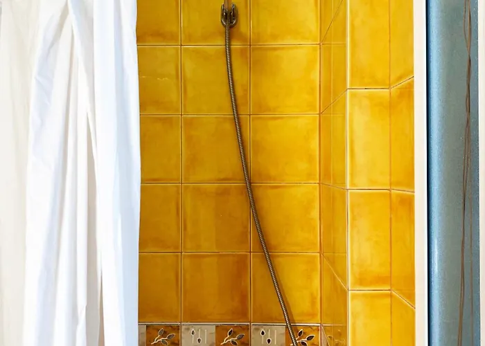 Apartment Restup With Elevator *